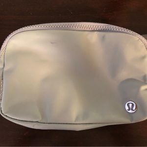 Lululemon Everywhere Belt Bag